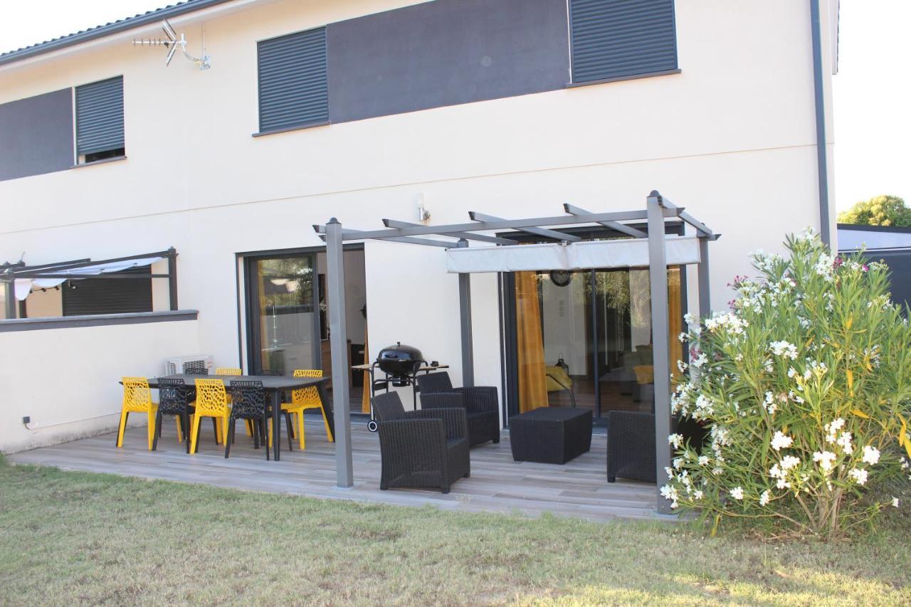 Villa Des Rives Du Lac Montans Exterior foto